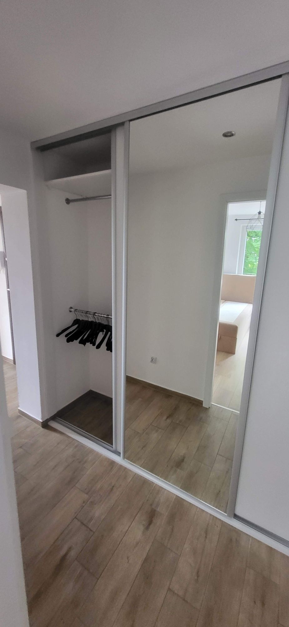Wynajmę mieszkanie 4 pokoje + aneks, łazienka i WC 60m Świdnik