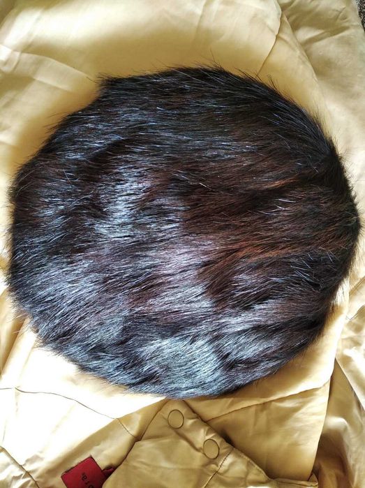 Берет из нутрии новый натуральный мех с подкладкой из атласа