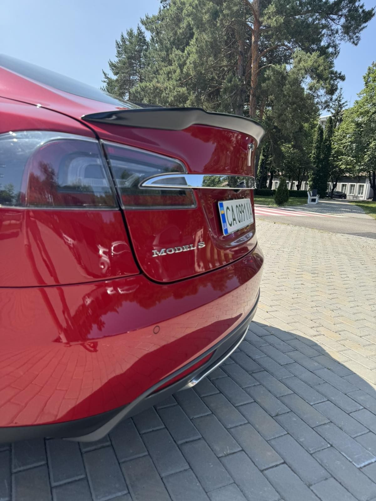 Продам Tesla Model-S 85кВт