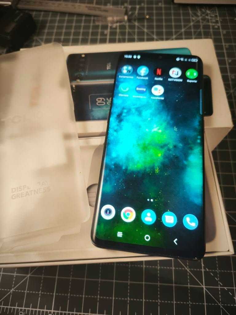 TCL 10 PRO smartphone em bom estado e muito eficiente