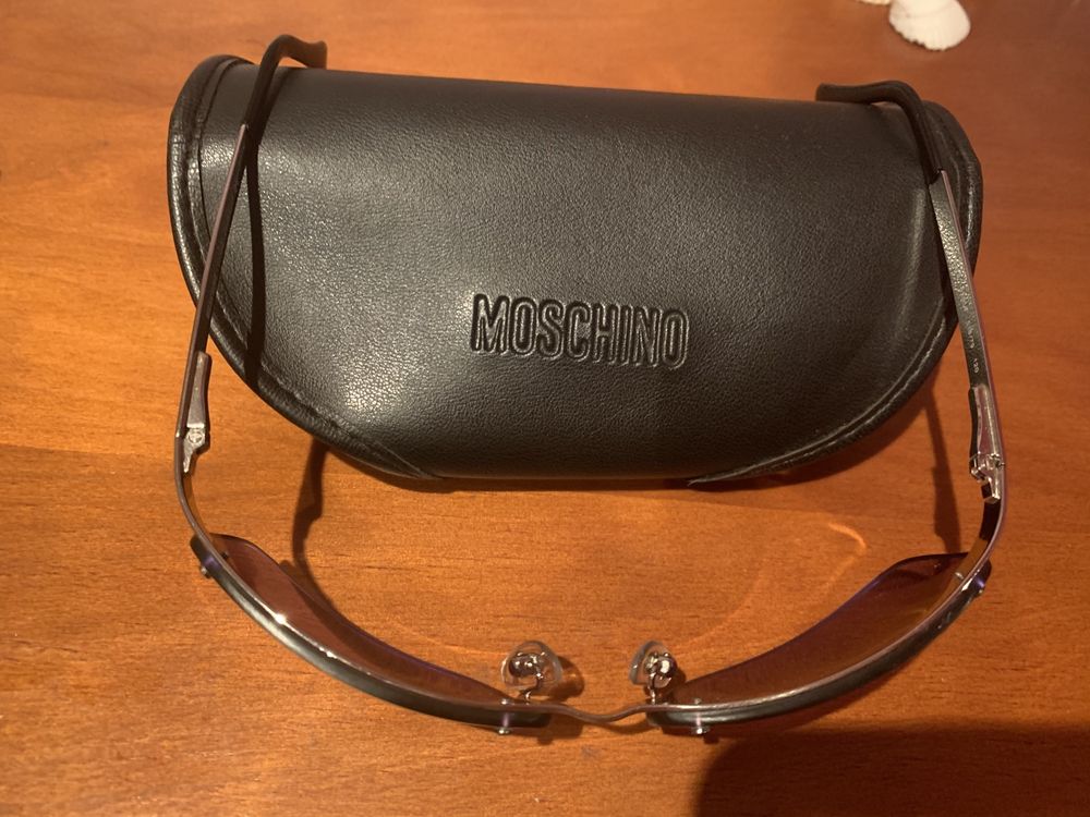 Óculos Moschino