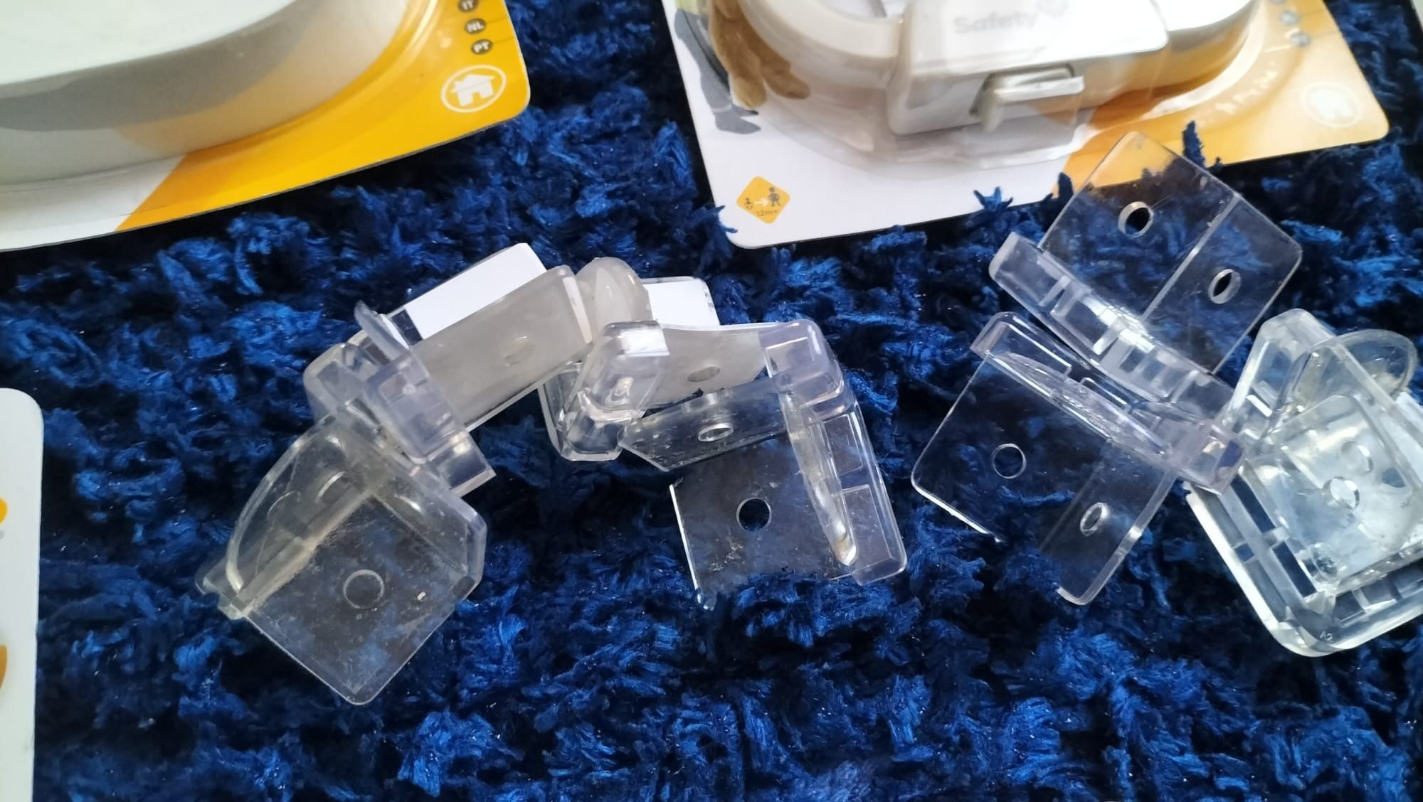 Protectores de esquinas e gavetas