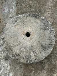 Pedra (mó) antiga de lagar