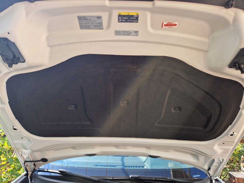 Майже новий автомобіль