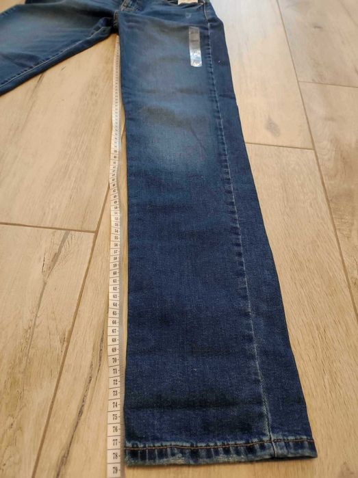 Spodnie damskie Jeasny marki GUESS  r. 28/32 "curve x Straight"