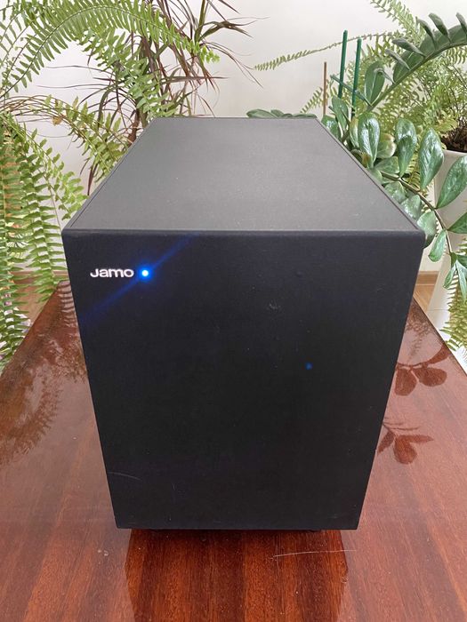 Продам сабвуфер Jamo SUB 200