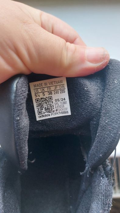 Ботінки зимові підліткові 38 (23,5)ADIDAS