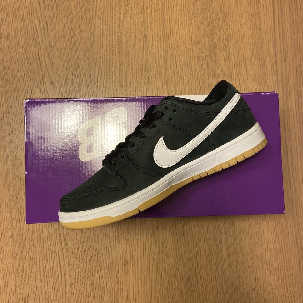 SB Dunk Low Black Gum