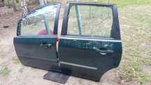 Ford C Max drzwi lewa strona kolor zielony metalik.