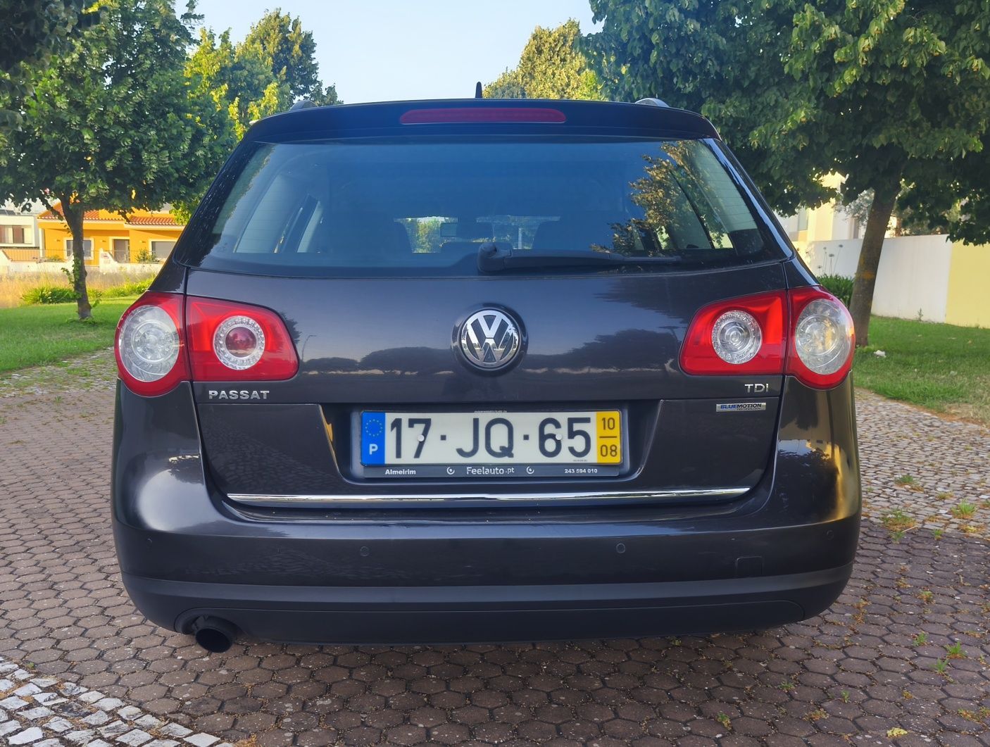 VW Passat de 2010 com (170 mil kms)
