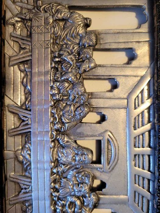 Última Ceia em metal, com moldura antiga