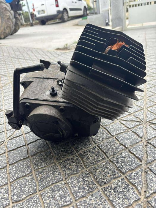 Varias motas sem documentos