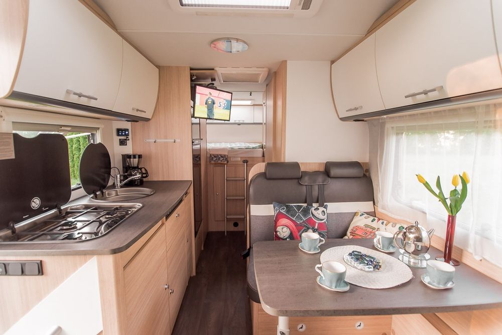 Wynajem Kampera Alkowa Sunlight A70 6-osobowy