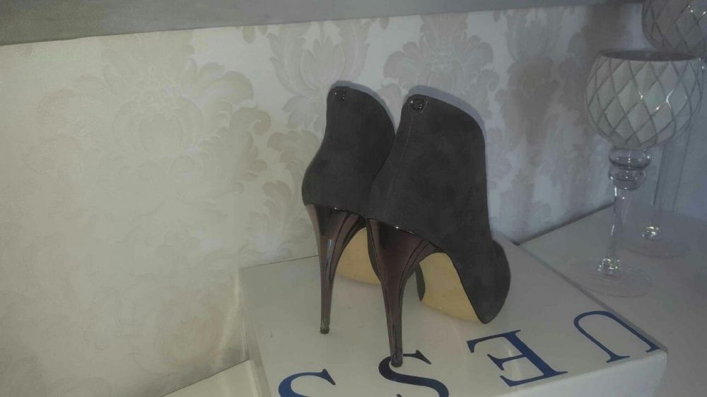 Buty Guess r. 37