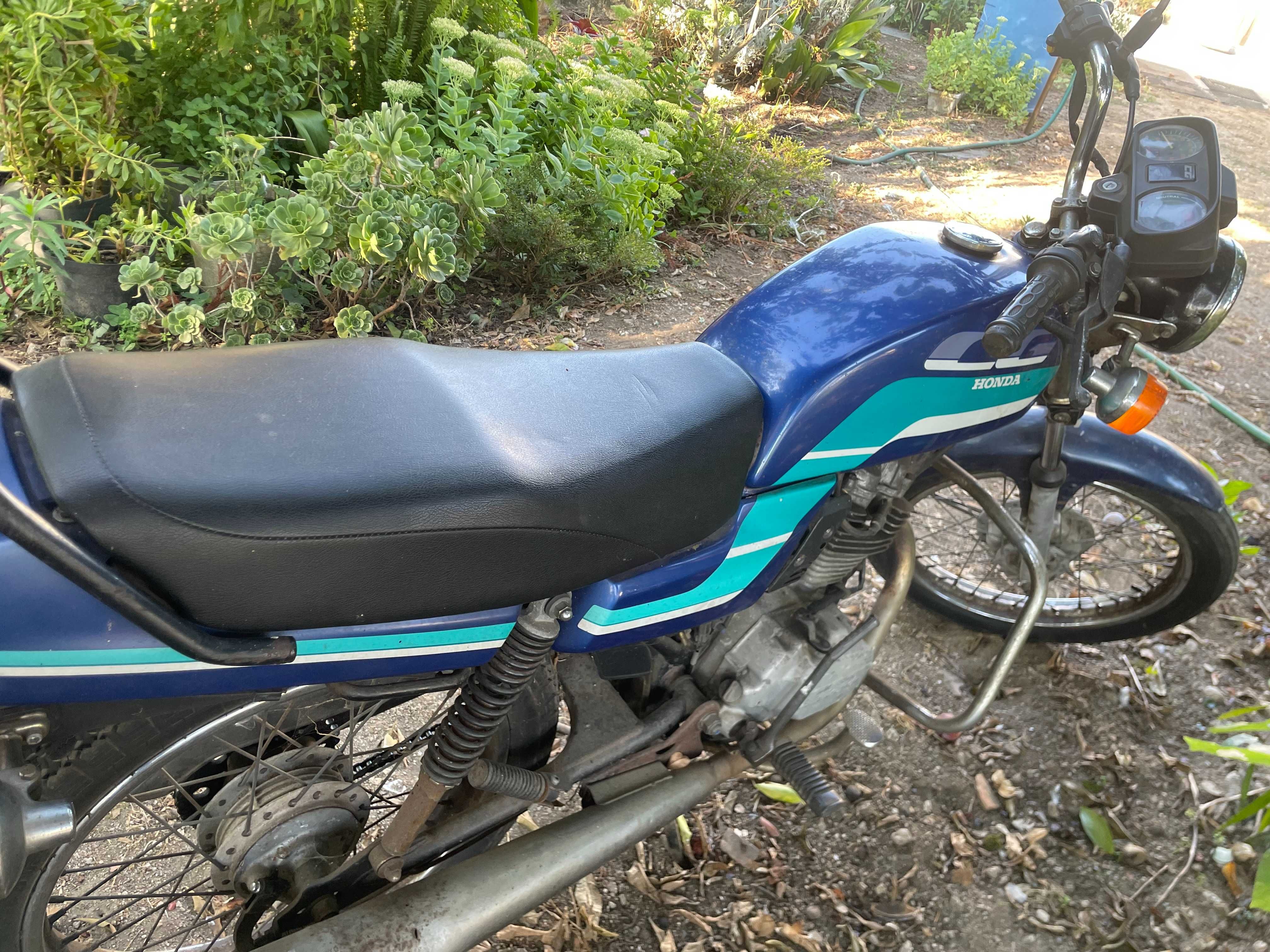 Mota Honda CG 125 cc - 1991 Clássica - 67.000 kms