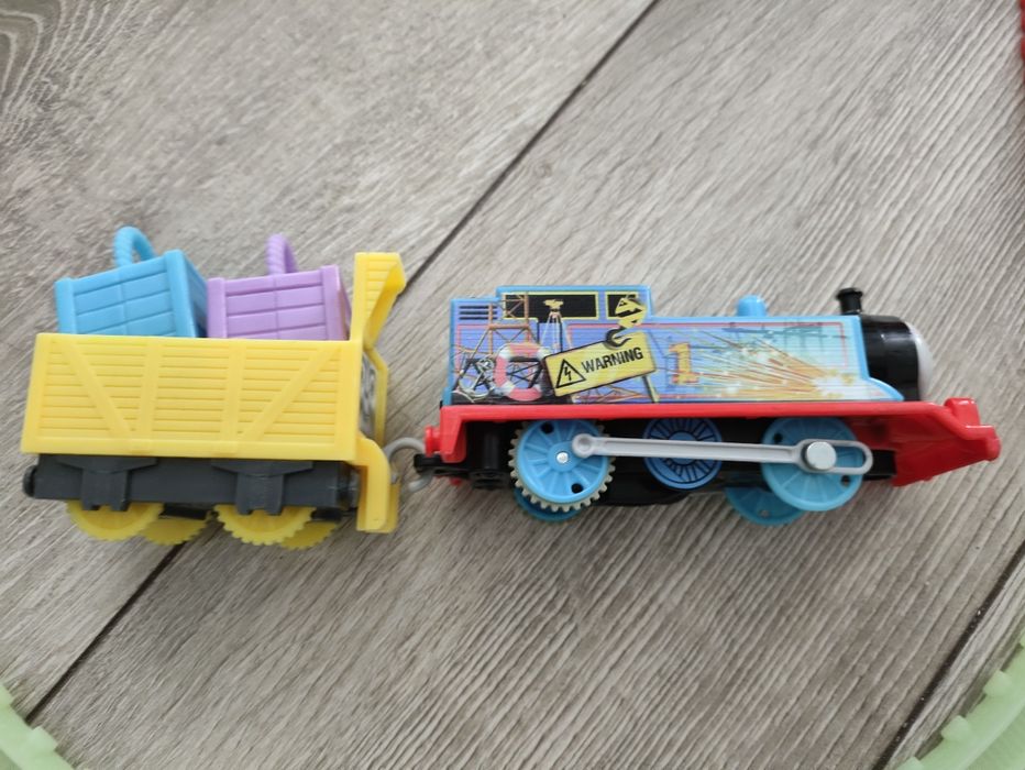 Track Master Tomek i Przyjaciele Hyper Glow + gratis