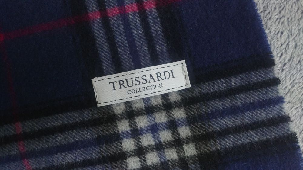 Granatowy szalik Trussardi wełniany kaszmirowy