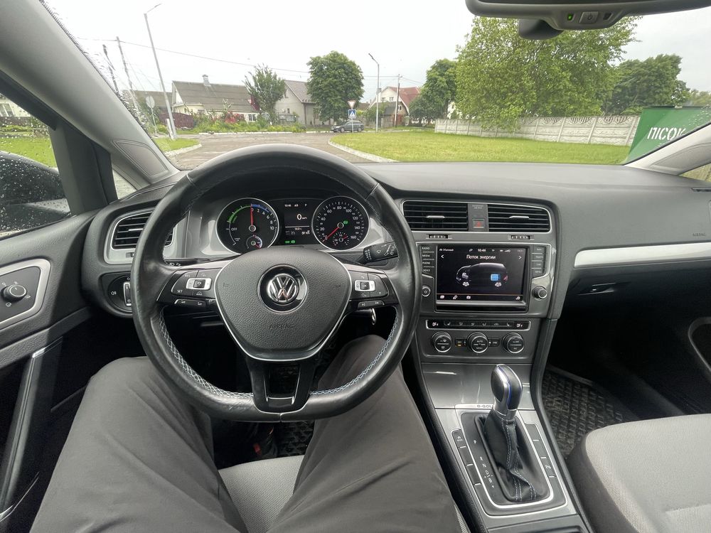 Свіжопригнаний VW E-Golf 2016 рік електро