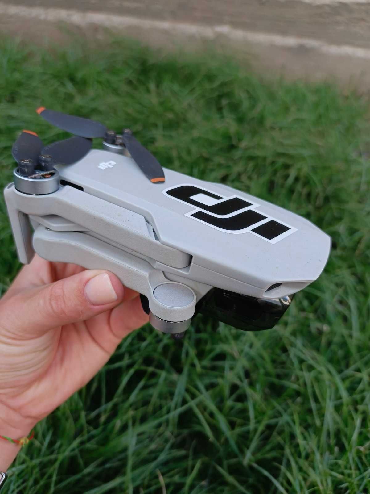 Квадрокоптер DJI Mini 4K