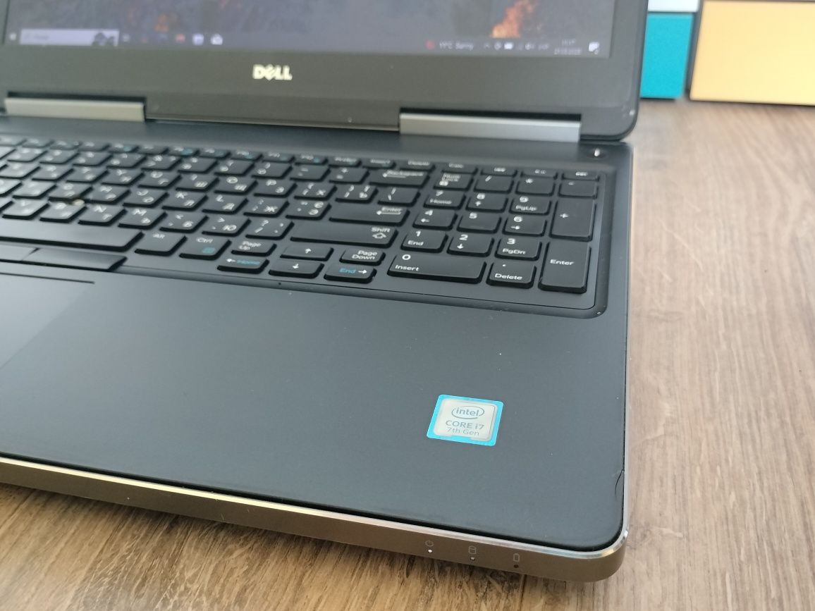 Графічний Dell Precision 7520, I7-7820Q, 4Gb nVidia M2200