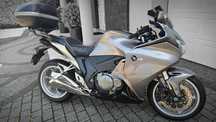 Honda VFR Honda VFR 1200F bezwypadkowa, mały przebieg, od motocyklisty IDEAŁ