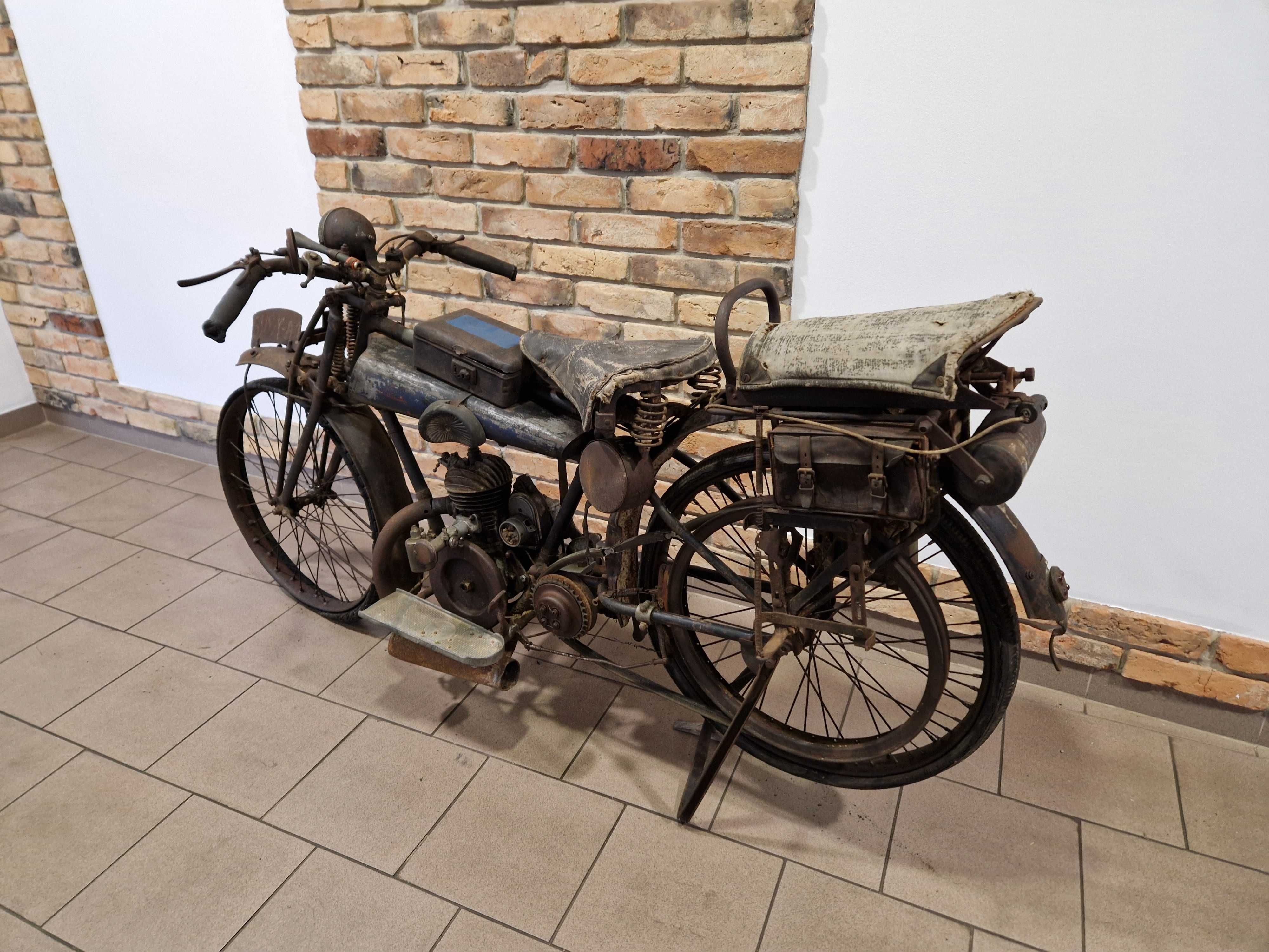 Stary motocykl Favor 175 rok produkcji 1925 (terrot zundapp dkw)