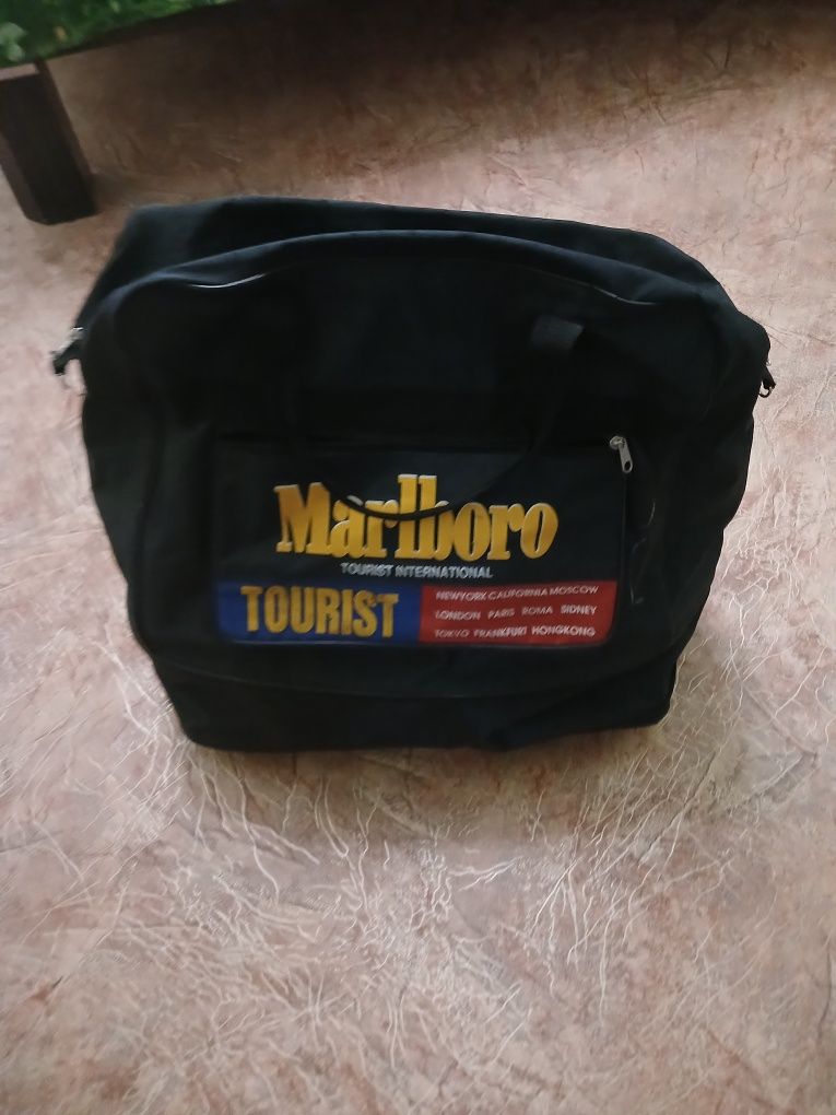 Продам сумку на колесах