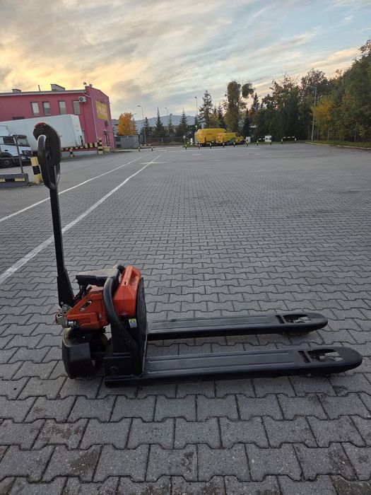 Paleciak wozek elektryczny
