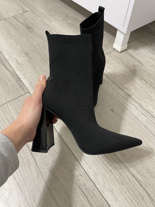Ботінки жіночі на каблуку