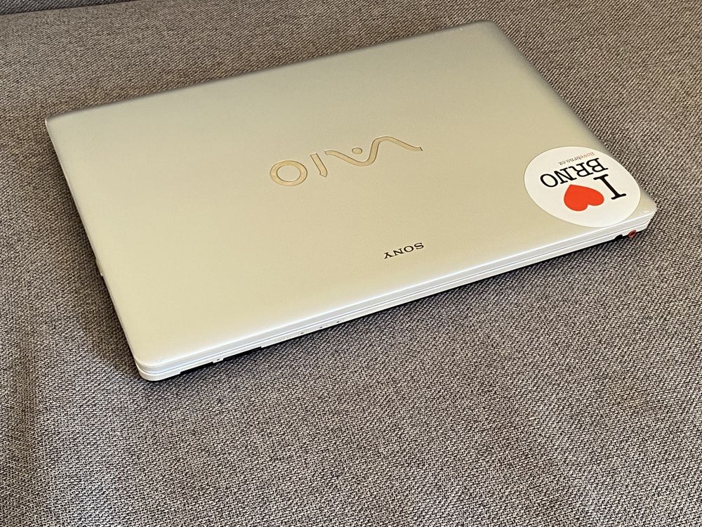 Ноутбук Sony Vaio 15.6/Intel i3