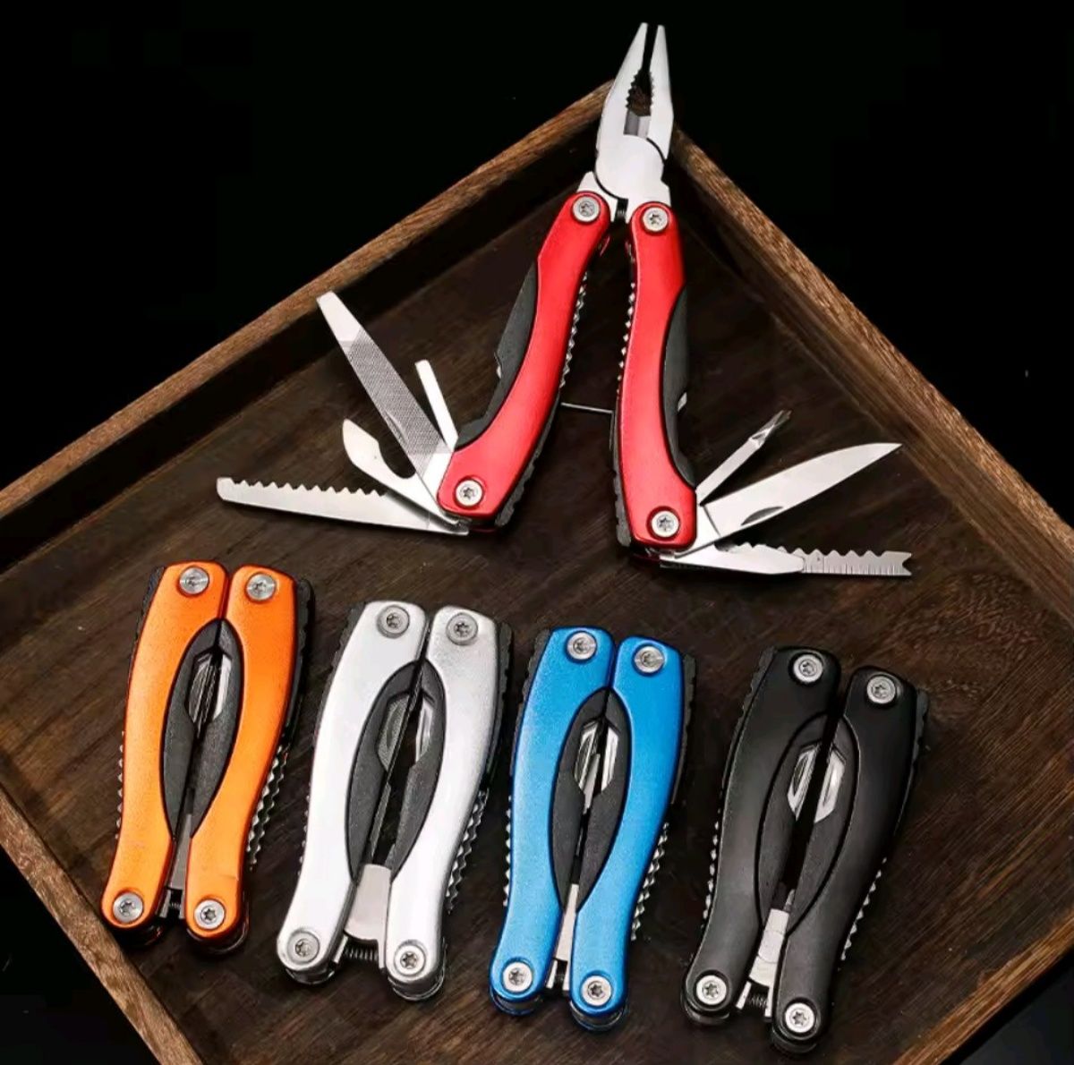 Mini multitool edc aż 16 w 1.