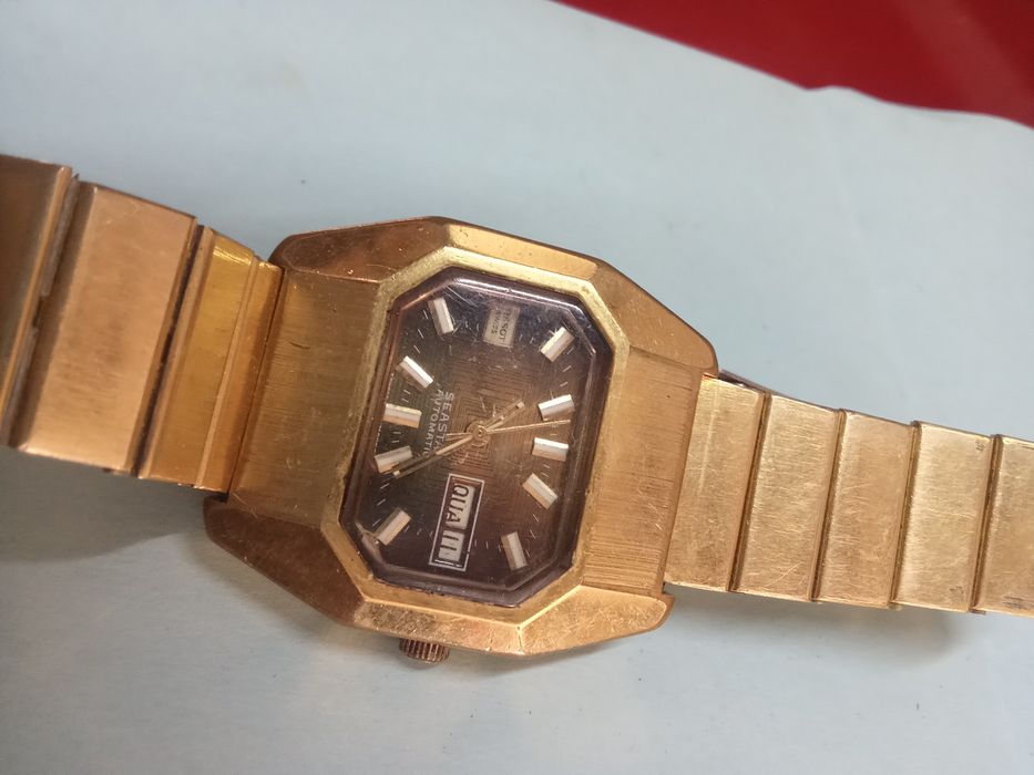 Tissot automático. Duplo calendário. Manufatura.