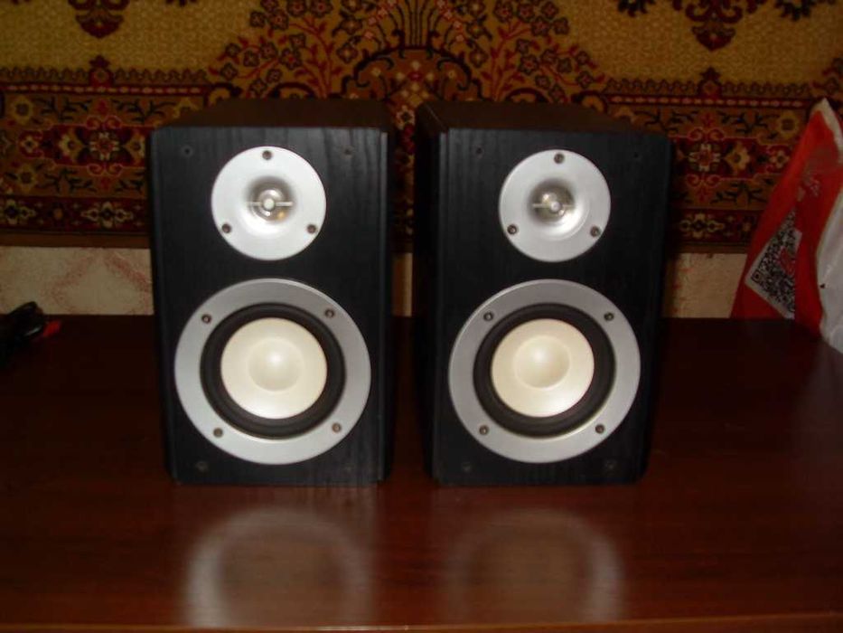 Активные колонки "Elenberg".