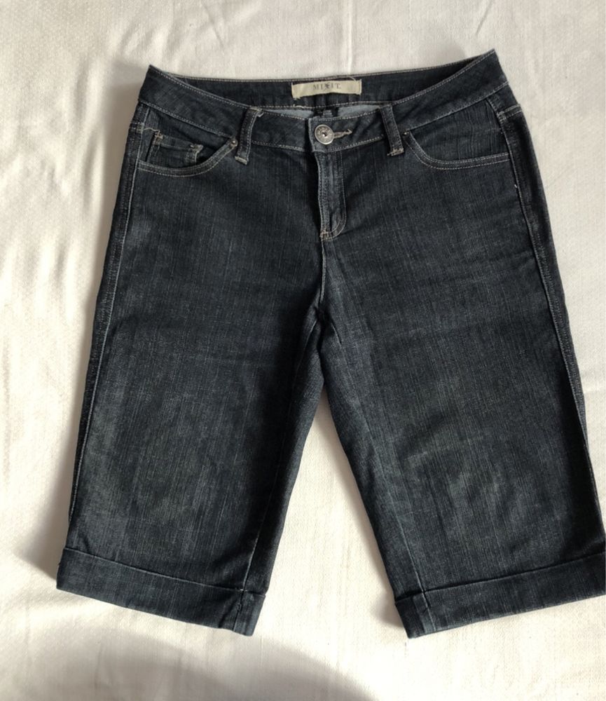 Жіночі стрейчеві джинсові шорти. USA 8/ Укр 48.