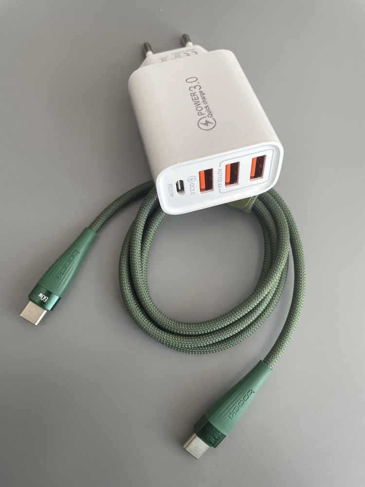 Ładowarka sieciowa 20W  + kabel z USB-C na USB-C