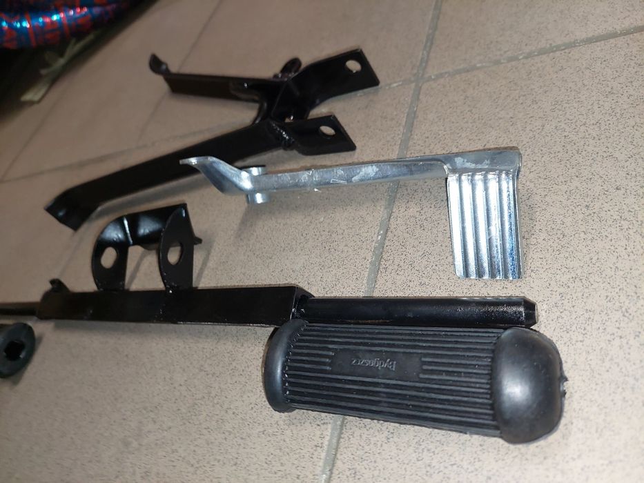 Nowy zestaw naprawczy romet komar podstawa podnozek gumy kpl