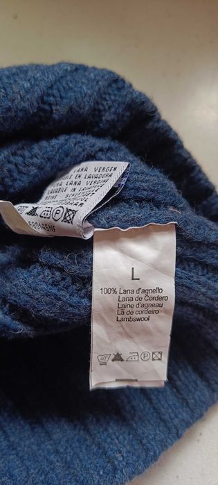 Woolmark. Cieplutki damski, mięsisty golf wełniany. 100% wełny.