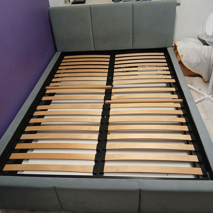 łóżko 160 × 200 w  bardzo dobrym stanie.