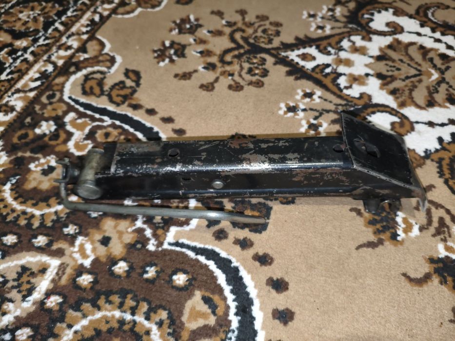 Домкрат гвинтовий