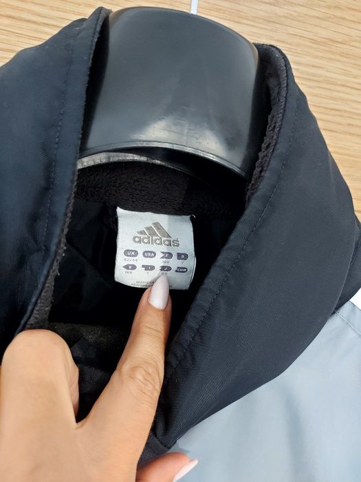 Oryginalna kurtka Adidas ocieplana pikowana roz XL z kapturem modna