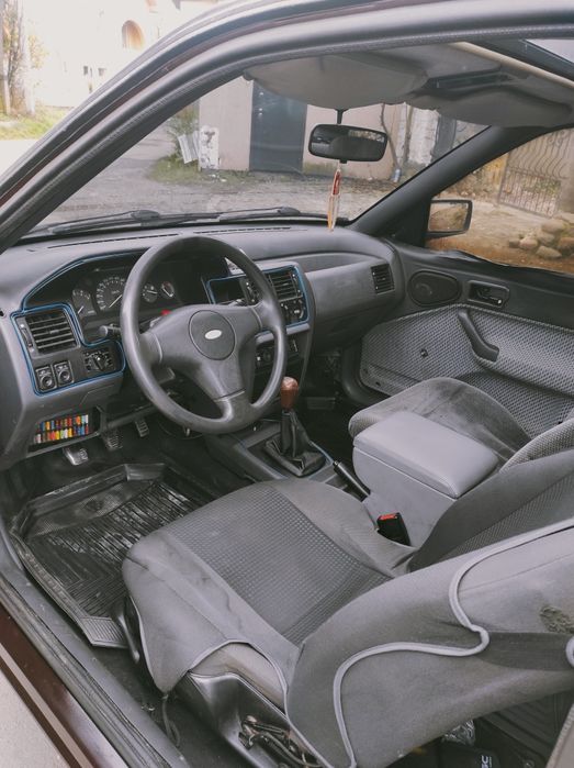 Ford escort 1.4 бензин