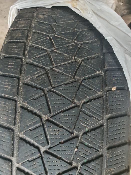 Шины комплект зима Bridgestone 225/65/17