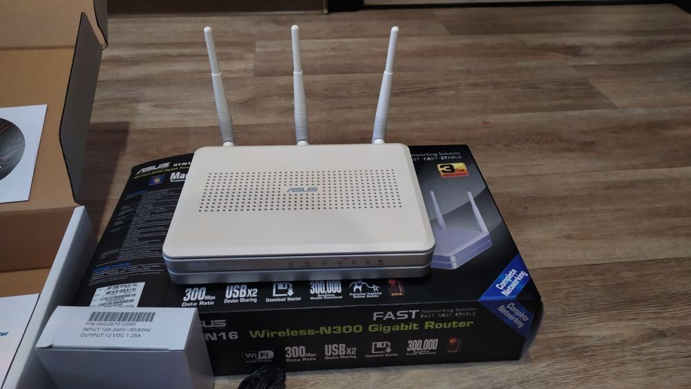 Продам Wi-Fi роутер Asus RT-N16 300 Мбит/с (1Gbit/s+2USB+3/4G)