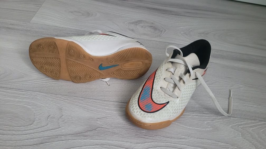 Buty chłopięce sportowe, do piłki Nike