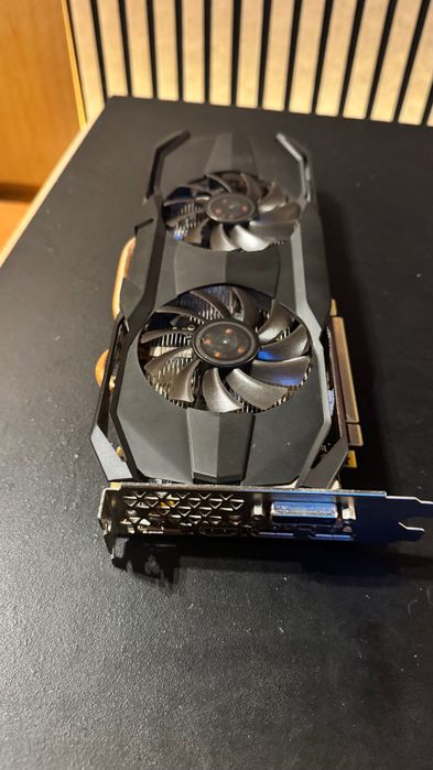 Placa Gráfica GTX 1080 — Excelente desempenho para jogos e edição