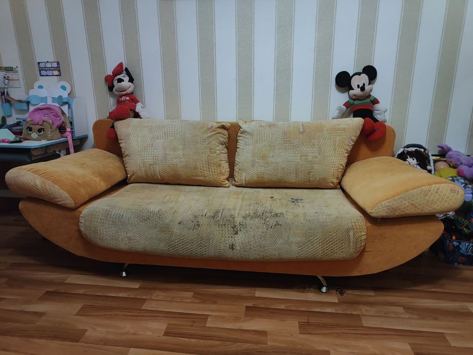 Продам диван з кріслами