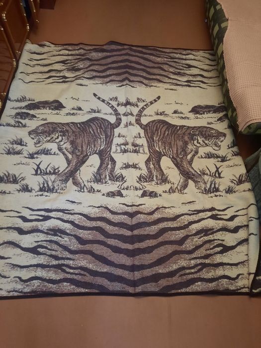 Одеяла, полотенца