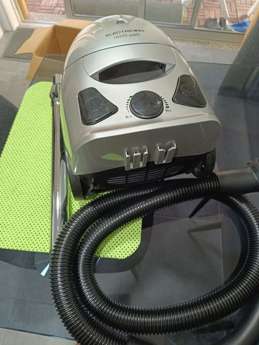 Aspirador Elec Tric co