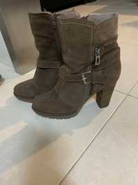 Botas castanhas 39