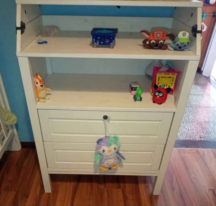 Cómoda/trocador IKEA